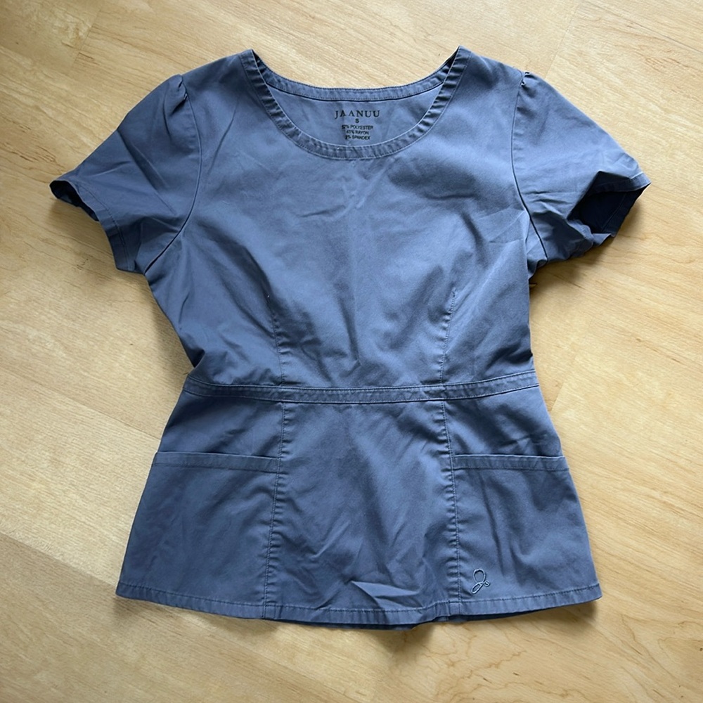 Small Jaanuu top